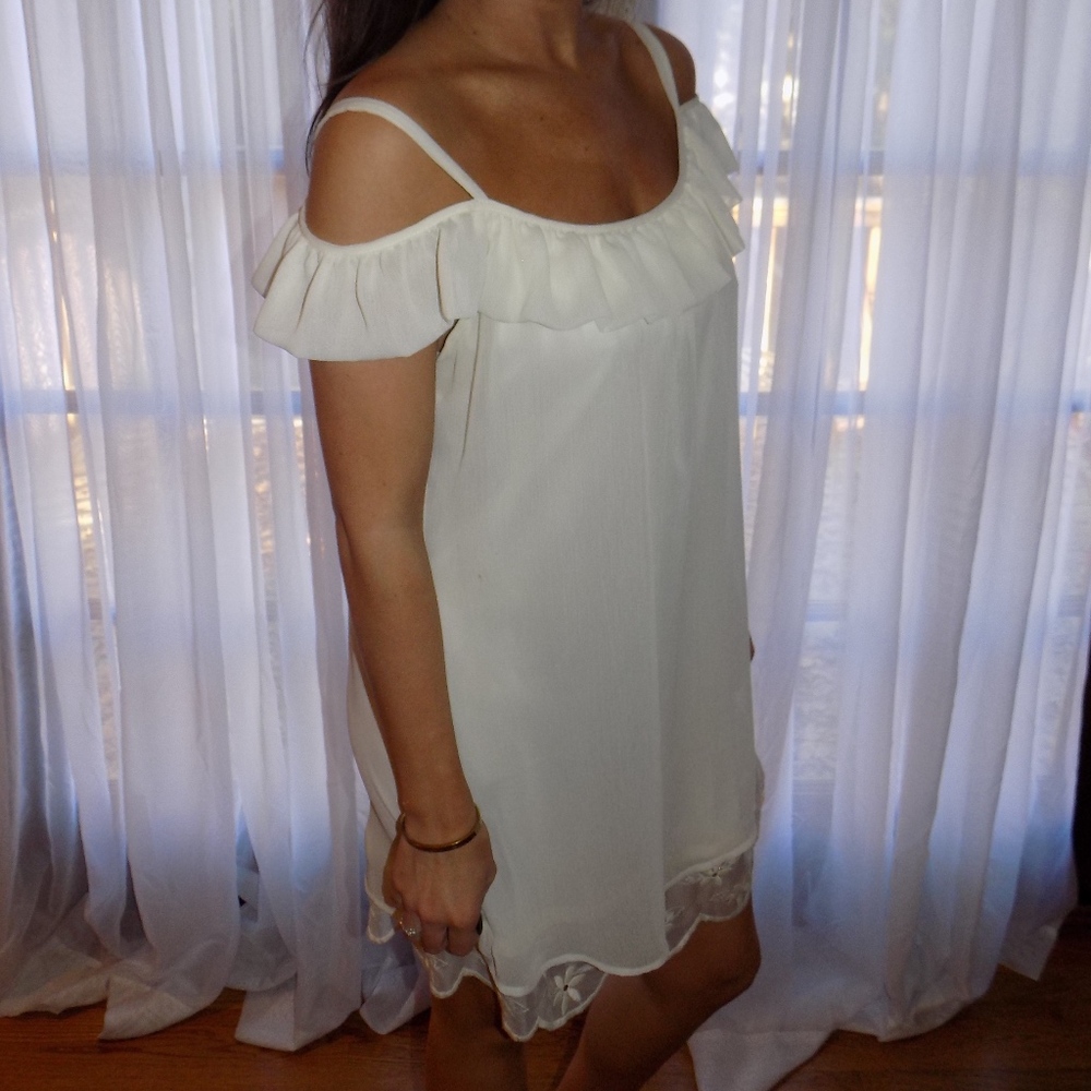 Dress - Picture 2 of 4